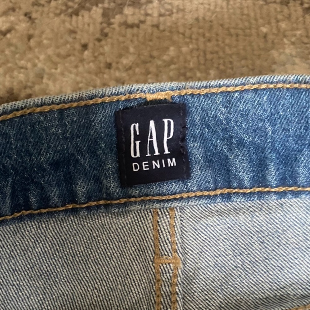 GAP Women Straight Leg Jeans - Medium Blue Wash - Picture 4 of 4